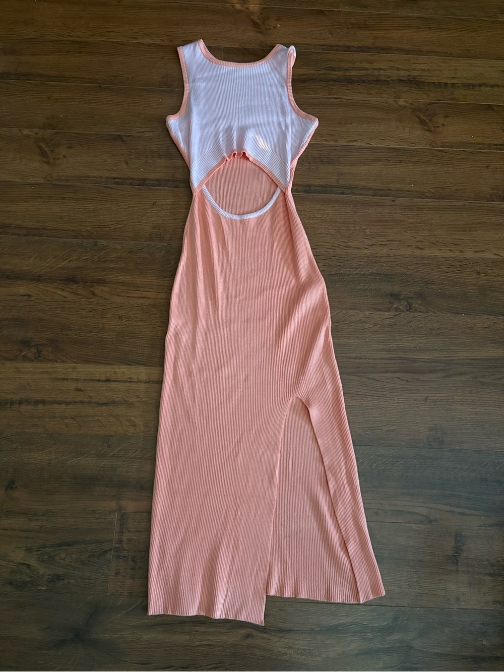Source Unknown Peach and White Ribbed Cutout Maxi Dress